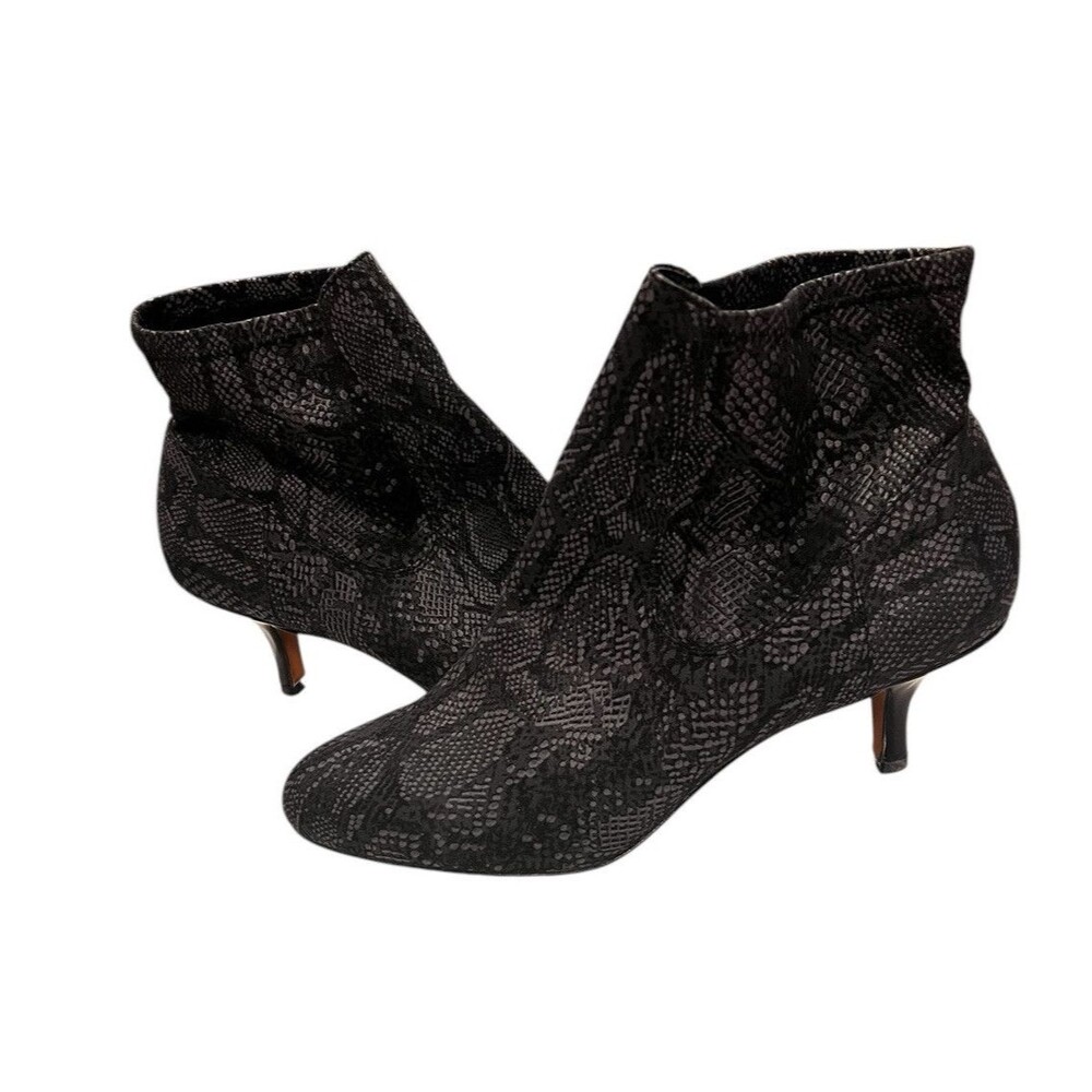 Donald Pliner Women's Boots Black Yahya Snake Print Stretch Sz 9.5